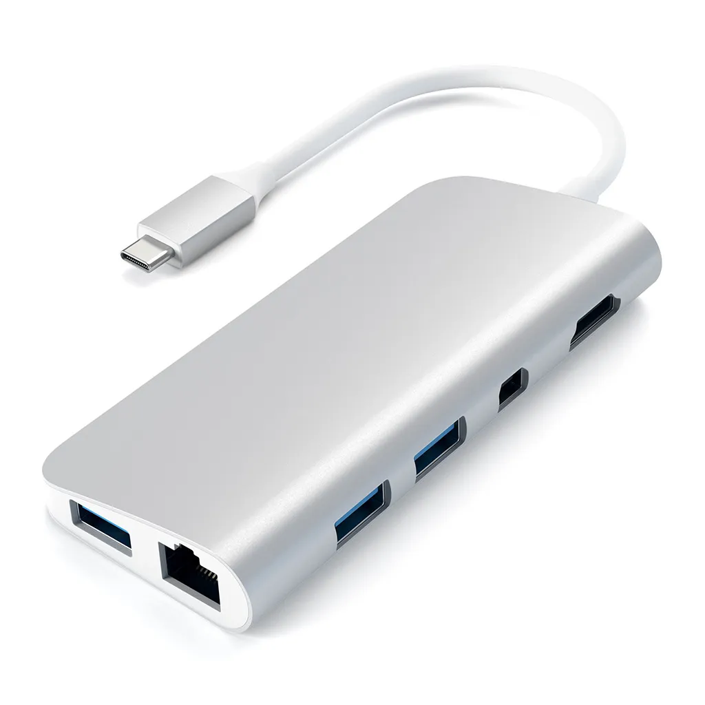 Satechi USB-C multimediaadapter i silver med fast kabel; USB-A och Ethernet på kortsidan samt två USB-A, kortplats och HDMI.