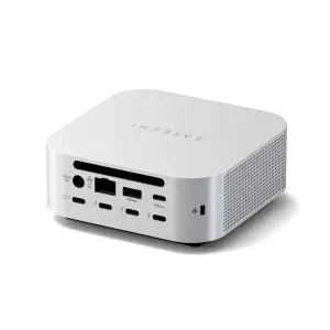 Satechi Thunderbolt 5 CubeDock skrivebordsdokkingstasjon i sølv med porter foran og ventilert sidepanel