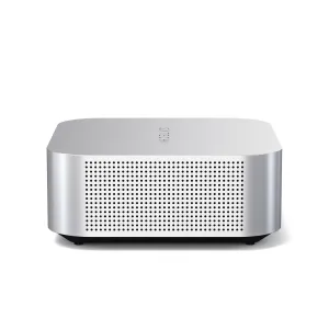Satechi Thunderbolt 5 CubeDock med SSD-kabinett, sølvfarget desktop-dokkingstasjon med perforert frontpanel.
