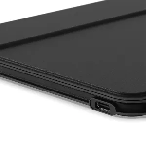 Satechi OntheGo faltbare Bluetooth-Tastatur mit Ständer, schwarzer strukturierter Oberfläche und sichtbarem USB-C-Anschluss