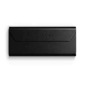 Satechi FindAll™ mustast vegannahast prillitoos reljeefse logo ja klappkinnitusega