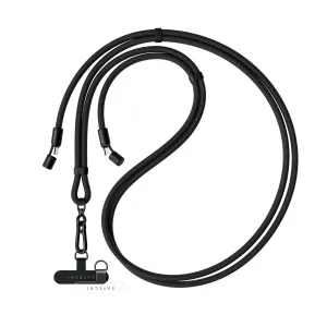 Satechi OntheGo USB-C kakla auklas kabelis melnā pītā dizainā ar metāla klipsi un USB-C galiem