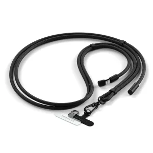 Satechi OntheGo USB-C kakla siksnas kabelis melnā krāsā, attēlots satīts kopā ar pīto siksnu, klipsi un USB-C savienotāju.