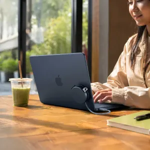 Satechi OntheGo 5-in-1 USB-C daudzportu adapteris, pievienots klēpjdatoram, HDMI, SD kartei un uzlādei