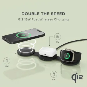 Satechi OntheGo 3-i-1 trådløs lader med telefon, AirPods-etui og Apple Watch på svart ladestativ