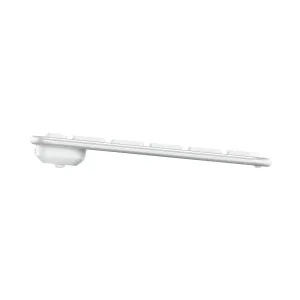 Satechi slim hvitt trådløst tastatur med lave taster, vist fra siden på svart bakgrunn.
