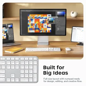 Satechi EX3 Slim Wireless Keyboard i silver, i fullstorlek med nordisk layout och numeriskt tangentbord på en skrivbordsuppställning