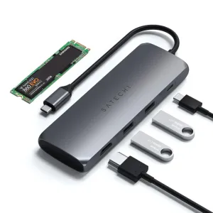 Satechi USB-C -hybridimoniporttiadapteri, jossa on SSD-lokero, kiinteä kaapeli ja näkyvät sivuportit valkoisella taustalla