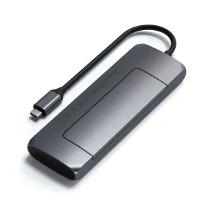 Satechi USB-C-hybridimoniporttisovitin tähtiharmaana, kiinteällä USB-C-kaapelilla, valkoisella taustalla