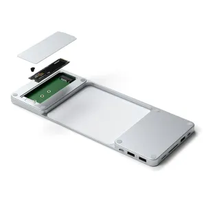 Satechi USB-C Slim Dock 24-tuumaiselle iMacille hopeisena, esitetty räjäytyskuvana USB- ja korttipaikkoineen.