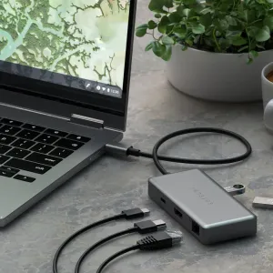 Satechi USB-C-moniporttisovitin Chromebookille tähtiharmaana, HDMI-, Ethernet- ja USB-C-kaapelit liitettyinä