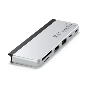 Satechi kahden USB-C-portin keskitin Surface Pro 9:lle, hopeanvärinen kompakti sovitin HDMI-liitännällä ja korttipaikoilla