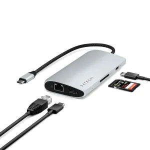 Satechi USB-C-moniporttisovitin hopeisena, Ethernet-liitännällä, USB-C-porteilla ja SD-korttipaikalla