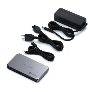 Satechi Thunderbolt 4 Slim Hub Pro avaruusharmaana, mukana virtalähde ja kaapelit, valkoisella taustalla