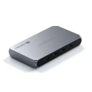 Satechi Thunderbolt 4 Slim Hub Pro -desktop-keskitin hopean ja mustan värisenä, etuliitännöillä ja virtatulolla