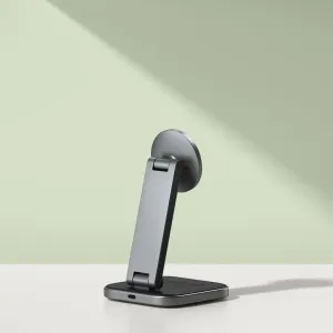 Soporte de carga inalámbrica Qi2 plegable de Satechi en gris espacial, con diseño articulado y base de carga redonda