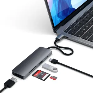 Satechi alumiininen USB-C-moniporttisovitin kannettavan tietokoneen, USB-C-kaapelin, USB-A-portin sekä SD- ja microSD-korttipaikkojen kanssa