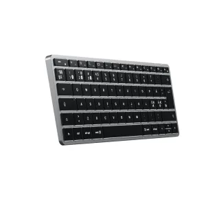 Satechi X1 trådlöst tangentbord med nordisk layout, kompakt design i silver och svart för Apple-enheter.