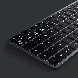 Satechi X1 trådlöst tangentbord med nordisk layout, tunna svarta tangenter och Apple-kommandotangenter i ett kompakt format
