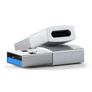 Satechi USB-A–USB-C-sovitin hopeanvärisenä, kompakti metallimuotoilu nopeaan 5 Gbps:n tiedonsiirtoon