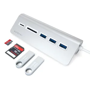 Satechi USB-C-alumiinikeskitin ja kortinlukija USB-porteilla, SD-korttipaikoilla ja kiinteällä kaapelilla valkoisella taustalla