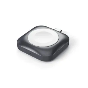 Satechi USB-C magnetisk ladedokk for Apple Watch i stellargrå med festet USB-C-plugg