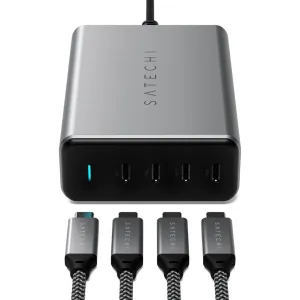 Satechi 165 W GaN PD-lader med fire USB-C-porter og flettede ladekabler på hvit bakgrunn
