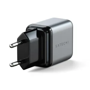 Cargador de pared Satechi 30W USB-C PD GaN en gris espacial con diseño compacto de dos clavijas