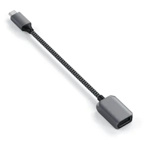 Satechi USB-C–USB 3.0 -sovitinkaapeli, jossa on punottu musta viimeistely ja USB-A-naarasliitäntä valkoisella taustalla