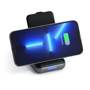 Satechi Duo Wireless Charger Stand, jossa älypuhelimen lataus kaltevassa telineessä ja valaistu alusta