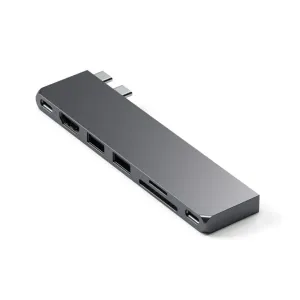 Satechi USB-C Pro Hub Slim tähtiharmaana, kahdella USB-C-liittimellä ja useilla porteilla MacBook-liitettävyyttä varten