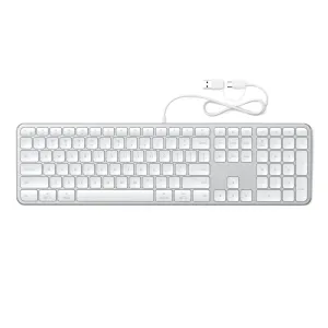 Satechi Slim LX3 tastatur i fuld størrelse med kablet forbindelse, nordisk layout, numerisk tastatur og sølvfarvede lavprofiltaster.