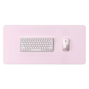 Satechi Form Desk Mat i lyserød med tastatur og mus, syede kanter og afrundede hjørner
