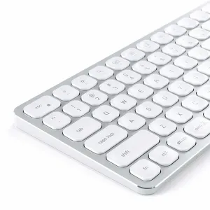 Satechi USB-tangentbord i silverfärgad aluminium för Mac med vita lågprofiltangenter och utökad numerisk knappsats