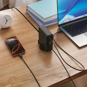 Satechi ChargeView 240W bordsladdare med LCD-display och 6 USB-C-portar, för laddning av en laptop och en telefon