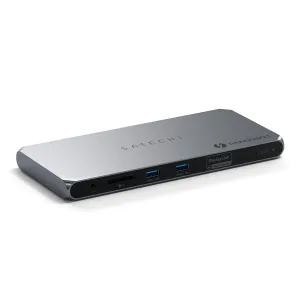 Satechi Thunderbolt 4 -telakointiasema usealle näytölle, näkyvillä porteilla ja kompaktilla hopeanvärisellä muotoilulla