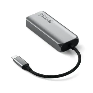 Satechi 4-in-1 USB-C -keskitin, jossa on 2,5 gigabitin Ethernet, tähtiharmaa runko ja punottu kaapeli.