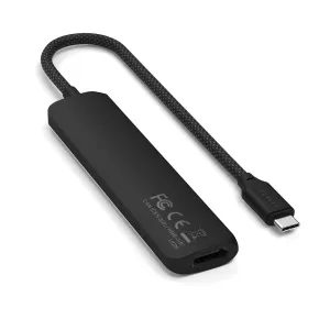 Satechi USB-C-moniporttisovitin mustana, punotulla kaapelilla ja mattaviimeistelyllä valkoisella taustalla