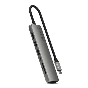 Satechi USB-C-moniporttisovitin, jossa on HDMI, USB-A, USB-C ja korttipaikka, kuvassa tähtiharmaana