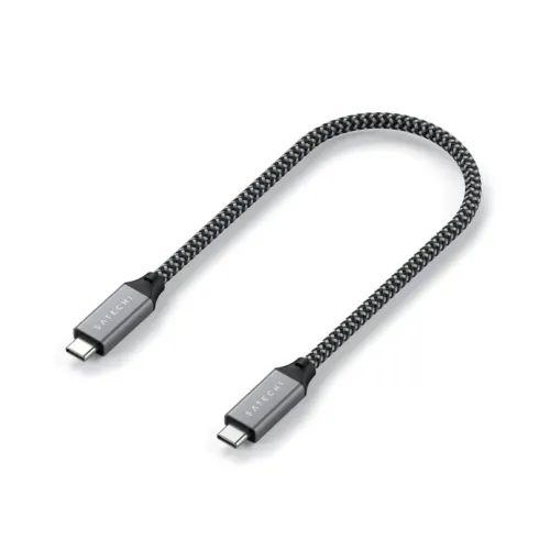 Satechi USB-C savienotājs ar USB-C, īss, pīts, pelēki melns, divi USB-C savienotāji ar logotipu, U-veida uz balta fona.
