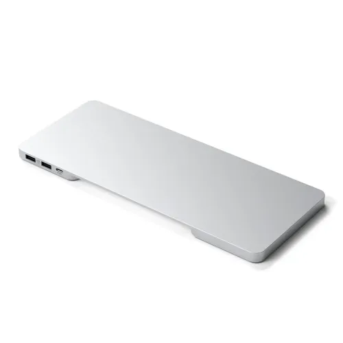 Satechi USB-C Slim Dock 24 tuuman iMacille hopeanvärisenä, ohuella muotoilulla sekä USB-A- ja USB-C-porteilla