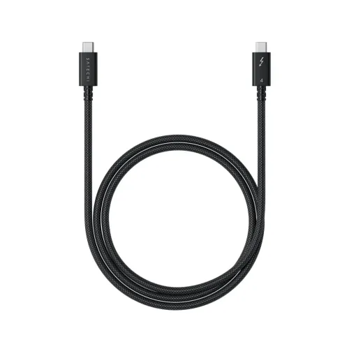 Satechi Thunderbolt 4 Pro-kabel, svart flätad USB-C till USB-C, upprullad i slinga med kontakter märkta Satechi och blixt 4, mot vit bakgrund.