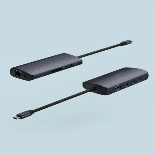 Daugiafunkcinis USB-C adapteris iš vidurnaktį iš aliuminio su pintu kabeliu, su Ethernet, HDMI, keliais USB-C ir SD/microSD kortelių lizdais.