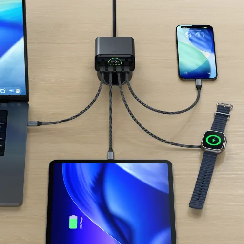 Satechi ChargeView 140W stalinis įkroviklis su realiuoju laiku rodomu galingumu, kraunantis nešiojamąjį kompiuterį, planšetinį kompiuterį ir telefoną
