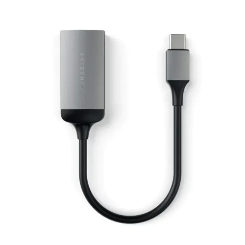 USB-C-adapter i rymdgrå borstad aluminium med kort svart kabel och USB-C‑hane; rektangulärt hölje med SATECHI-logotyp ovan.