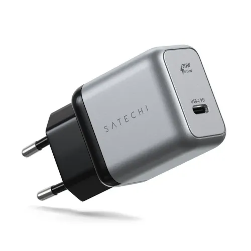 Satechi 30W USB‑C PD väggladdare i silverfärgad aluminium med EU‑kontakt; en USB‑C‑port framtill och SATECHI‑logga på sidan.