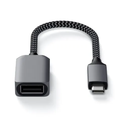 USB-C til USB-A 3.0 adapterkabel, kort og flettet, med USB-A hun og USB-C han i space grey, mod en hvid baggrund set forfra.