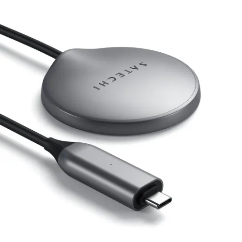 Satechi magnetisk trådlös laddningskabel med rund grå laddningspuck och fast kabel som avslutas i en USB‑C‑kontakt i silver.