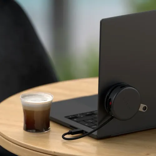 Satechi OntheGo 7-in-1 daudzportu adapteris, piestiprināts pie klēpjdatora USB-C savienojamībai