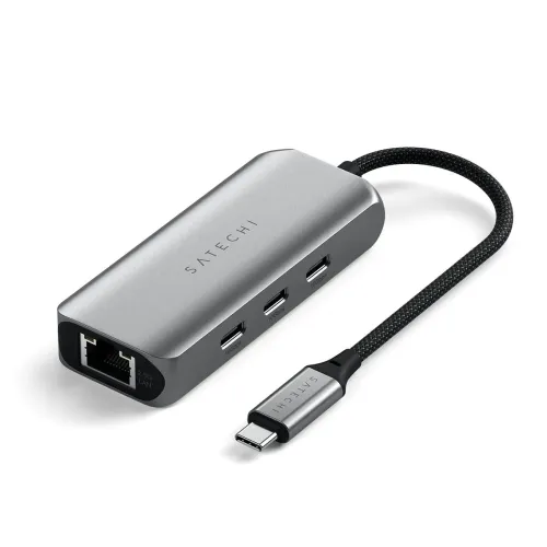 Erdviai pilkas "Satechi" USB-C šakotuvas su trimis USB-C prievadais šone, 2,5G Ethernet priekyje ir pintu kabeliu su USB-C jungtimi, lygus.